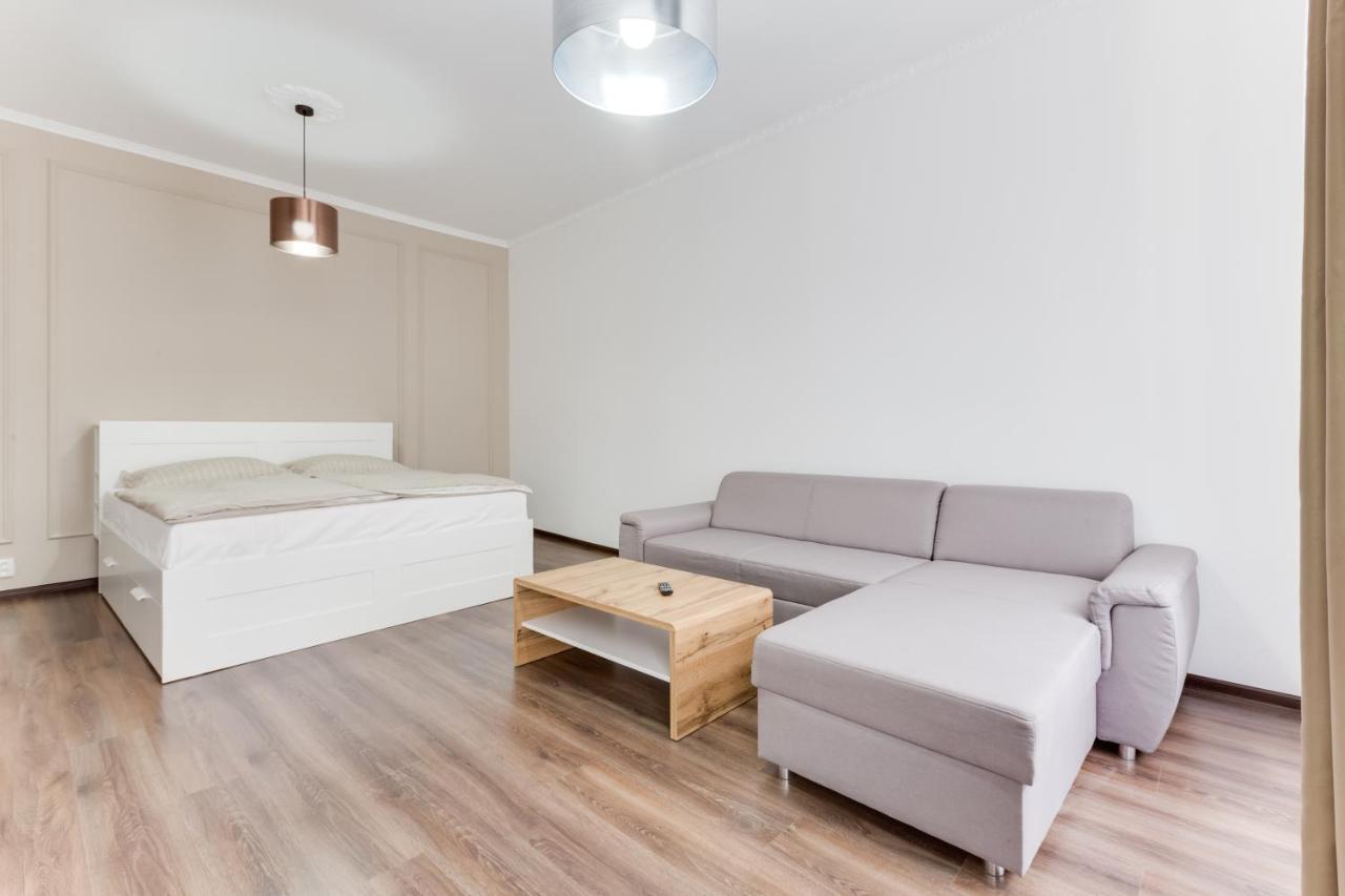 Free Days Luxury Apartment Прага Екстериор снимка